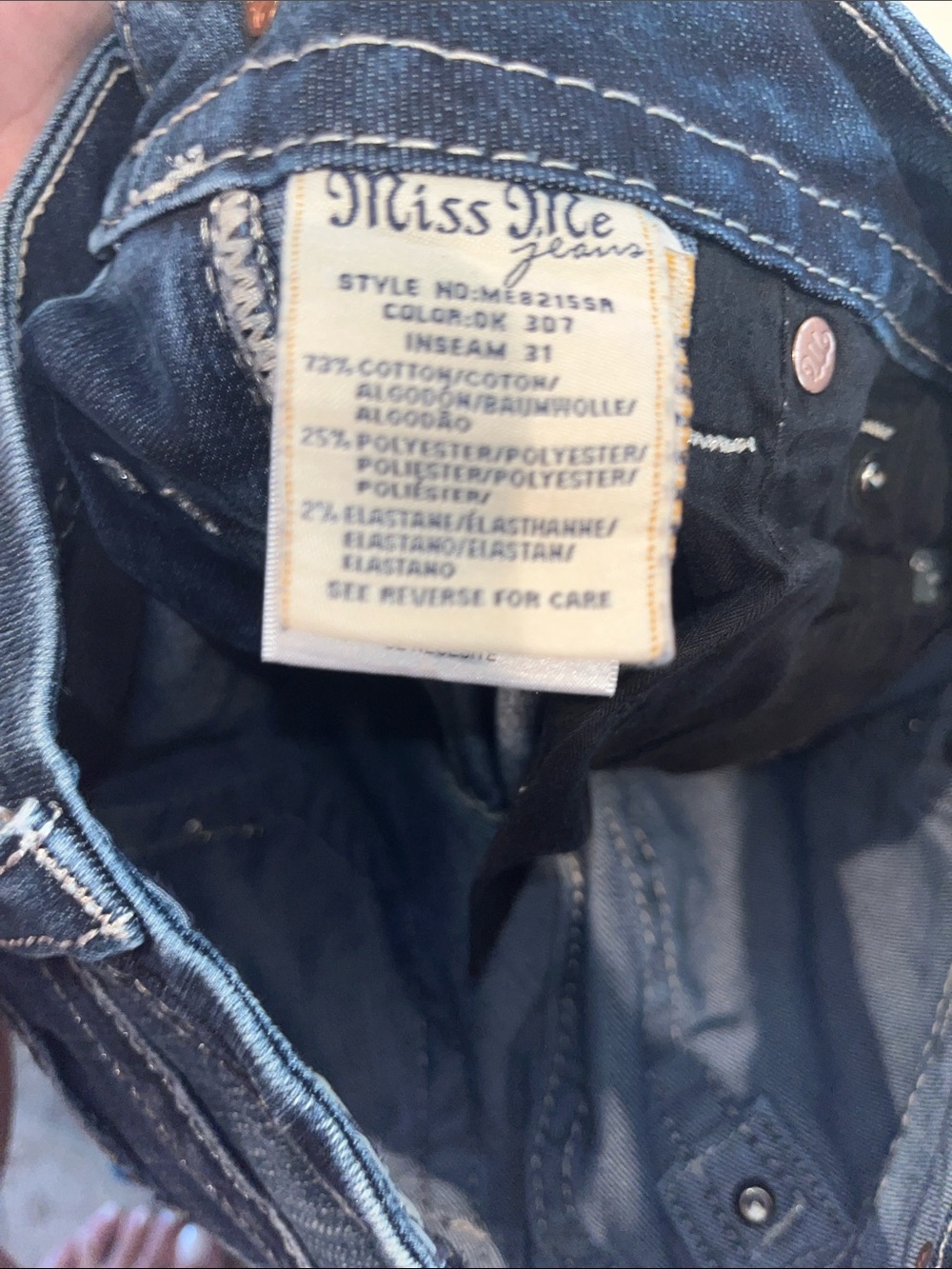 Miss Me brand bootcut jeans featuring a distinct Fleur de Lis design | size 24 - Picture 7 of 7
